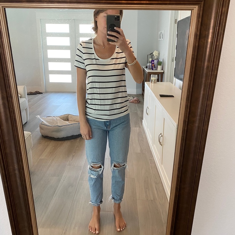Black and white stripped crew t shirt